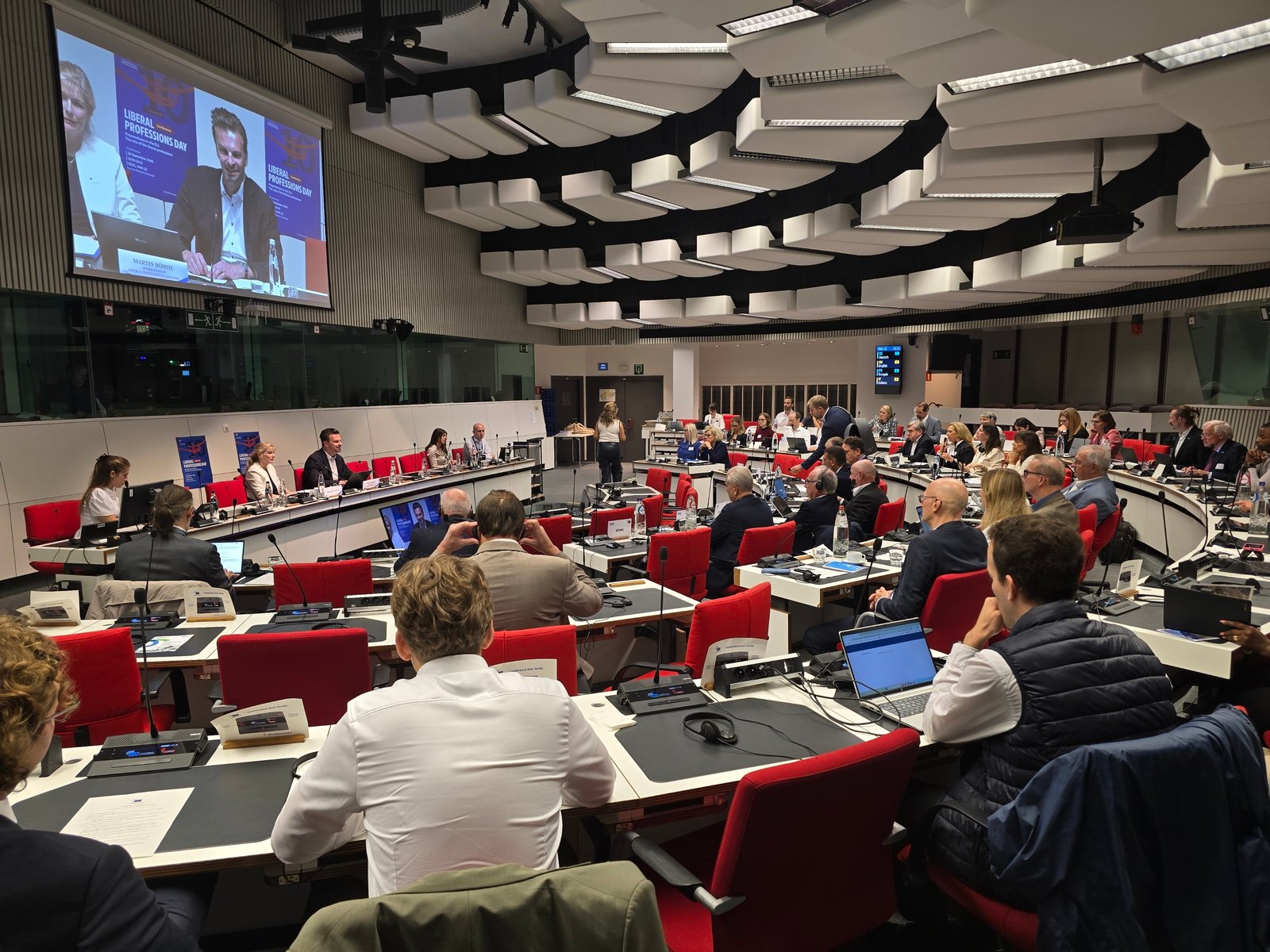La salle de conférence lors de la Journée européenne des professions libérales.